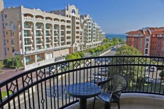 Недвижимость в Болгарии на море, Двухкомнатный апартамент для продажи в курорте Поморие
