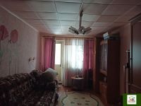Продам двухкомнатную квартиру в г. Кушва по ул. Кузьмина в д. 12