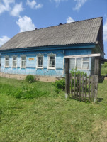 Продается  дом с землей в деревне Адамовка