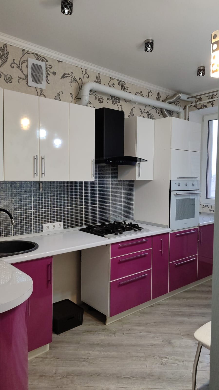 Сдаю 2 комн. квартиру. Миллерово, ул. Черноморская,61в, - Жилая недвижимость, Аренда квартир Ростовская область