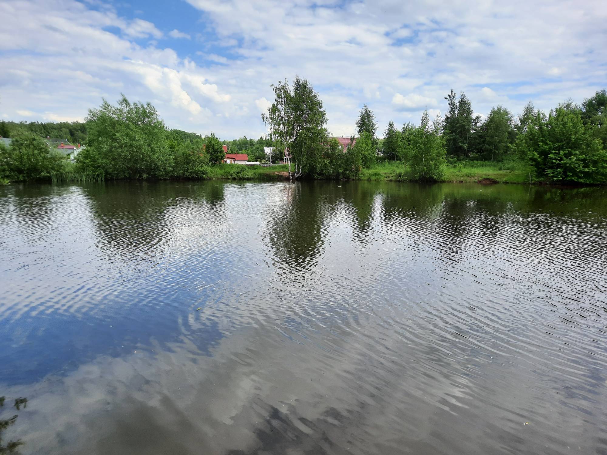 Участок 6 соток в Лаос-Парк Недвижимость Московская  область (Россия)  Вокруг лес, есть пруд, магазин